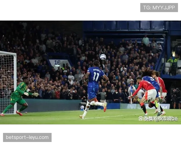 热刺曼联激战落幕,英超冠军悬念再升温 热刺曼联激战落幕,英超冠军悬念再升温