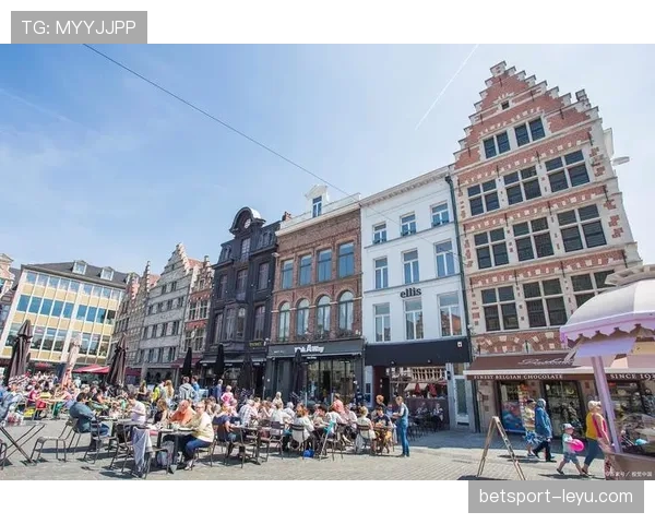 聚焦蒙马特:探寻法国艺术家群体的历史与传奇 聚焦蒙马特:探寻法国艺术家群体的历史与传奇