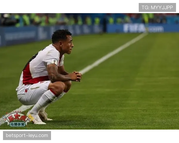 秘鲁队中场新星闪耀，助力球队实现历史性突破