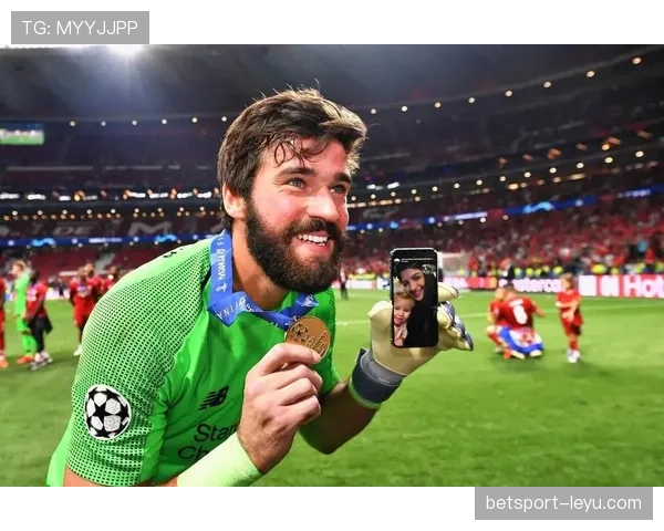 萨拉赫攻防俱佳，稳健表现助球队稳固防线