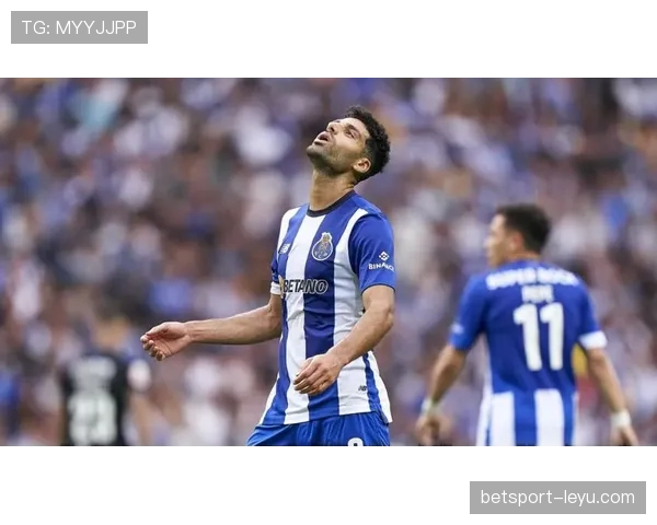 波尔图队主场强势表现持续提升,球迷热情支持助力连胜在即 波尔图队主场强势表现持续提升,球迷热情支持助力连胜在即