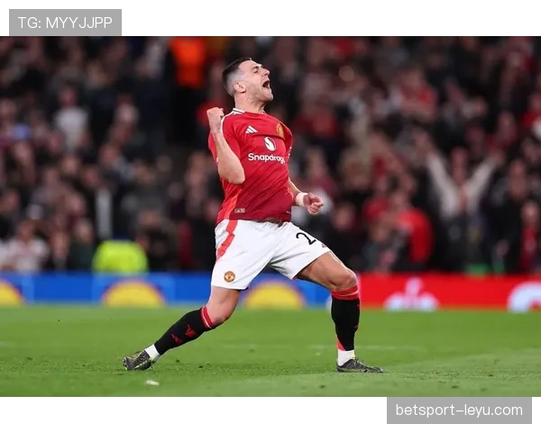 曼联复兴进程未完成:当前赛季竞争格局与稳定性面临考验 曼联复兴进程未完成:当前赛季竞争格局与稳定性面临考验